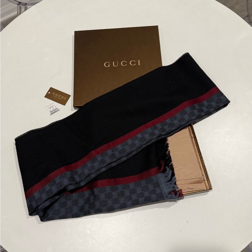 Authentic new Gucci scarf. Wool/silk. Womens 
GG monogram